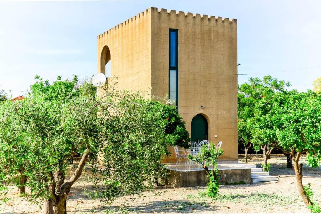 Вилла The Tower With The Orange Tree Garden Ялиссос Экстерьер фото